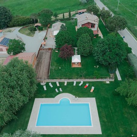 אקואפנדנטה Agriturismo Gli Alberelli מראה חיצוני תמונה