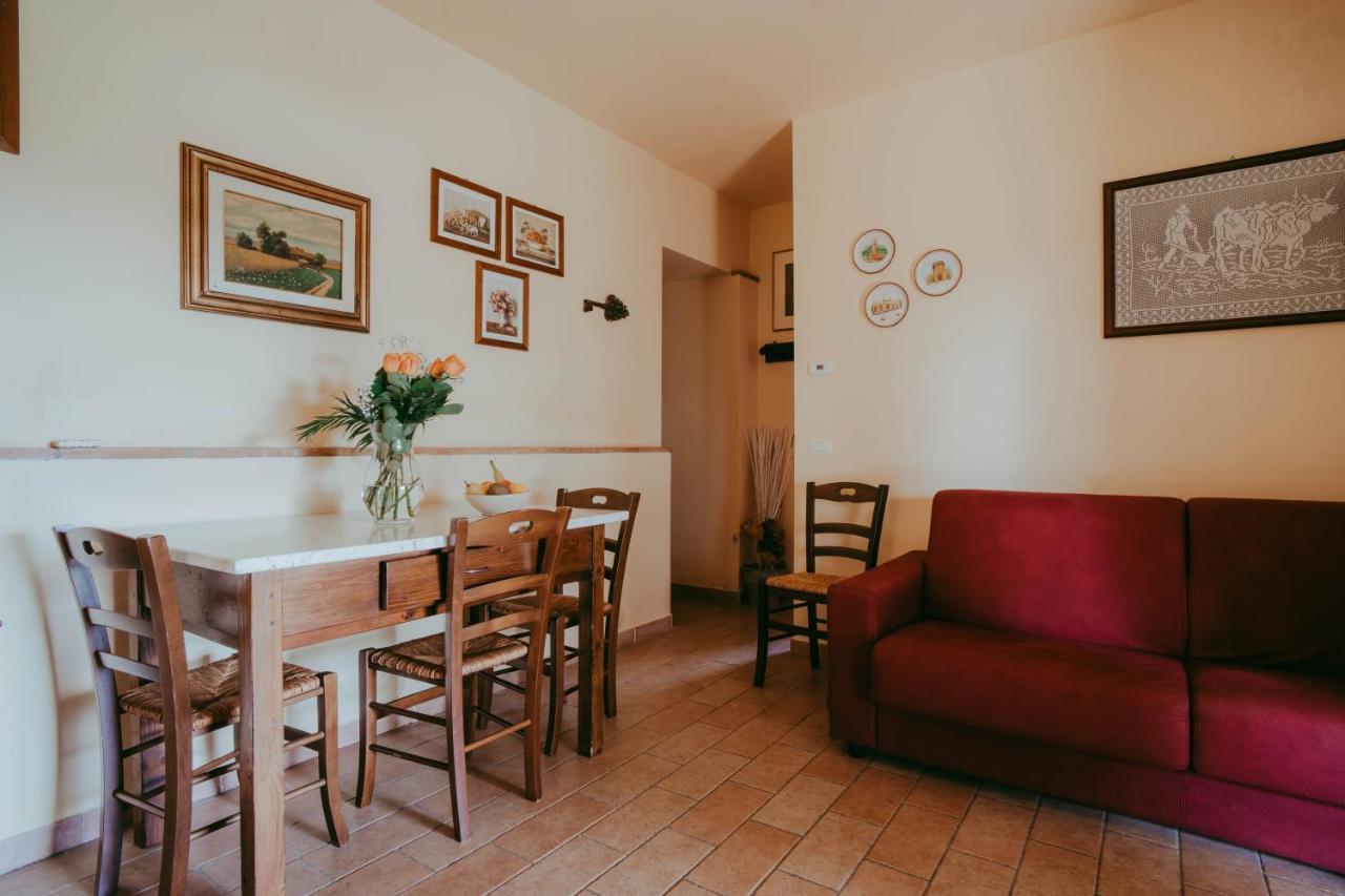 אקואפנדנטה Agriturismo Gli Alberelli מראה חיצוני תמונה