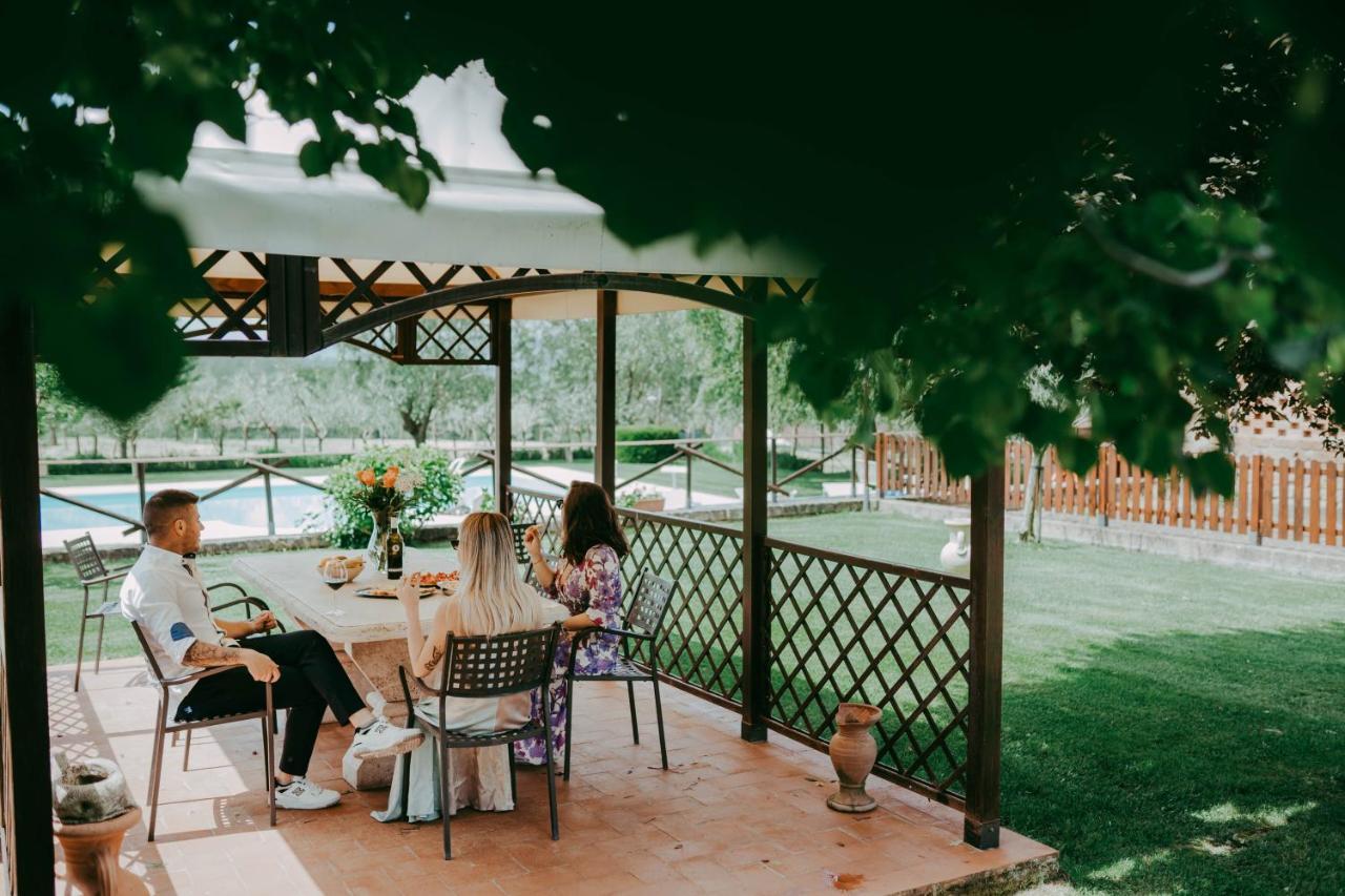 אקואפנדנטה Agriturismo Gli Alberelli מראה חיצוני תמונה