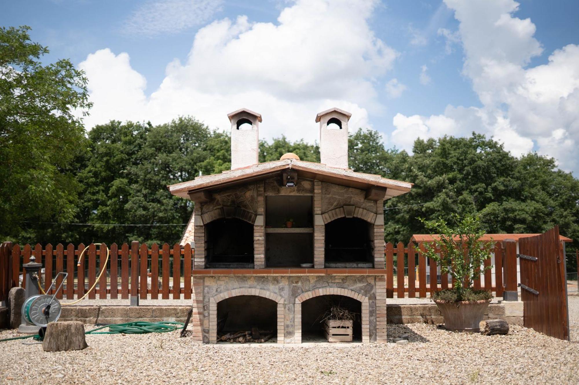 אקואפנדנטה Agriturismo Gli Alberelli מראה חיצוני תמונה